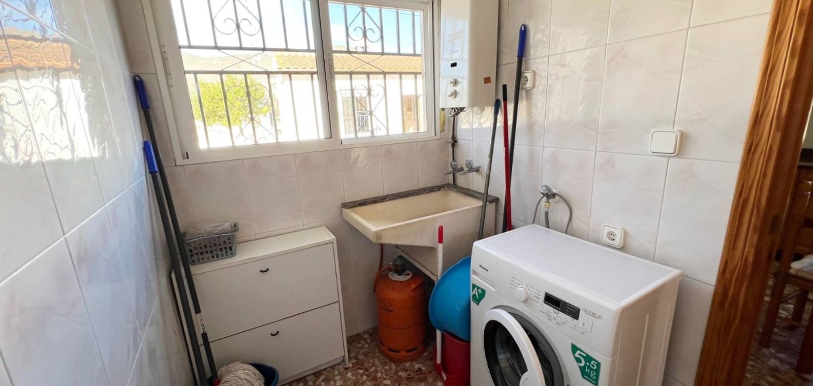 6 makuuhuone Huvila myytävänä paikassa Hondon de los Frailes mukana uima-altaan - 280 000 € (Ref: 9450564)