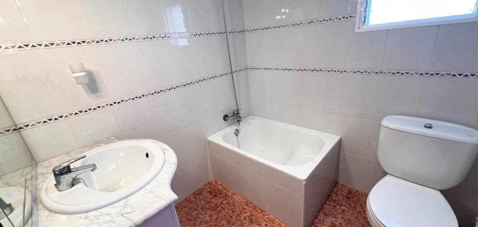 6 makuuhuone Huvila myytävänä paikassa Hondon de los Frailes mukana uima-altaan - 280 000 € (Ref: 9450564)