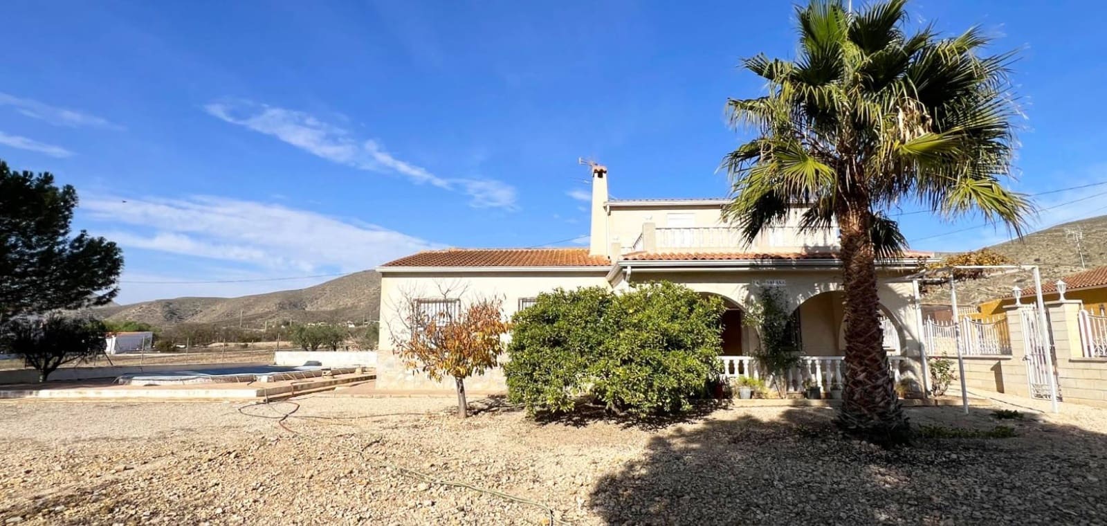 6 makuuhuone Huvila myytävänä paikassa Hondon de los Frailes mukana uima-altaan - 280 000 € (Ref: 9450564)