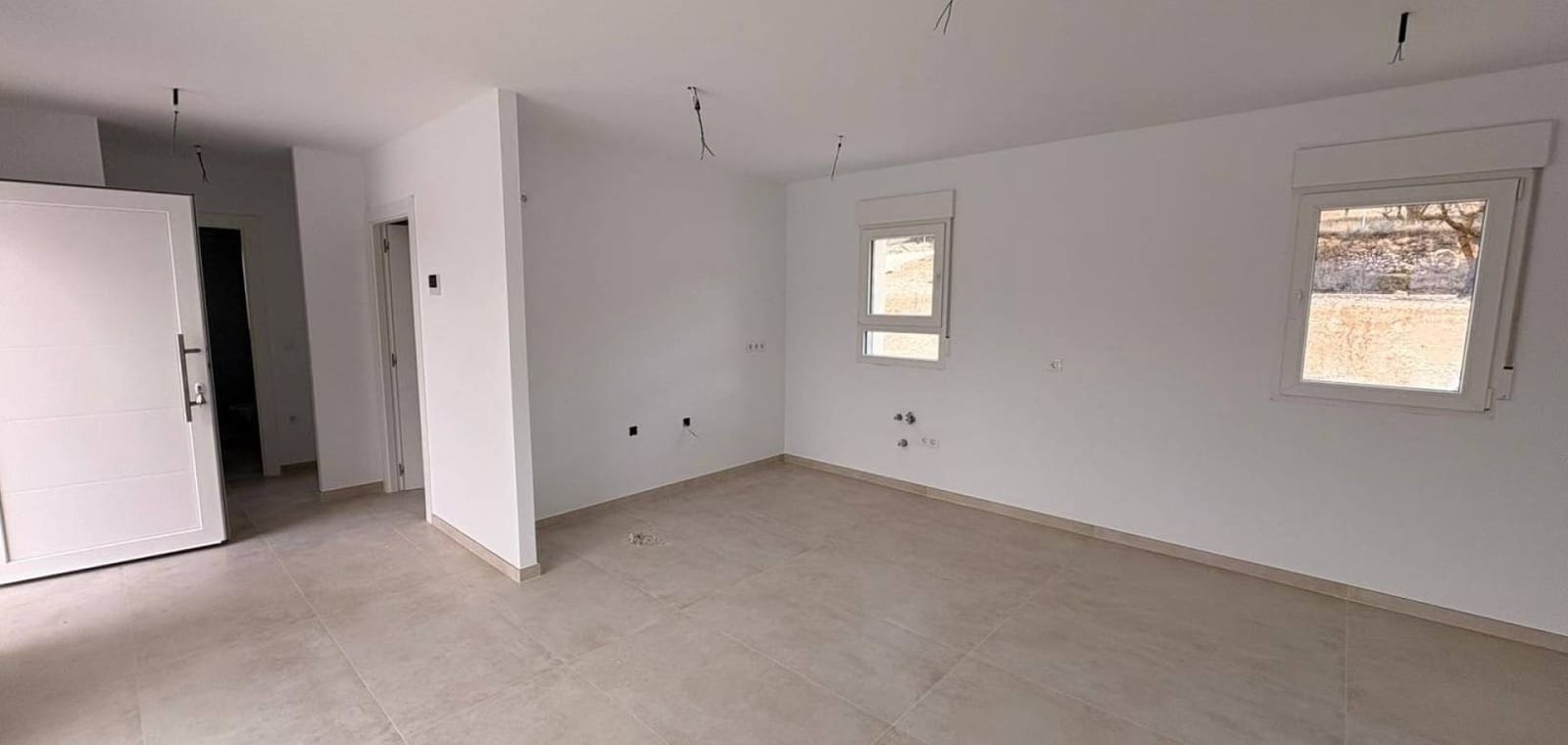 Chalet de 3 habitaciones en Pinoso en venta con piscina - 399.995 € (Ref: 9609929)