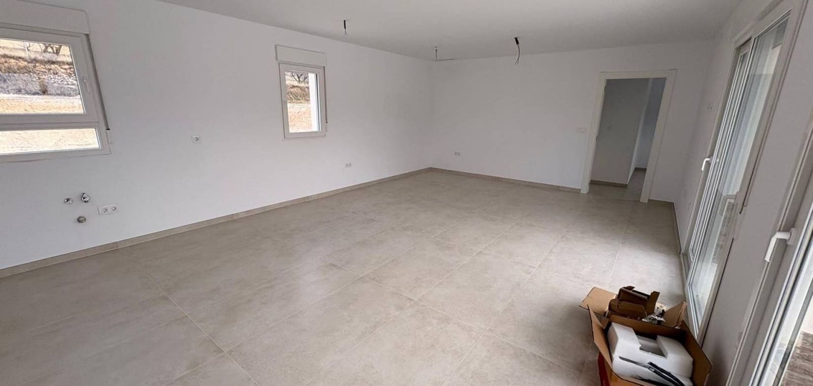 Chalet de 3 habitaciones en Pinoso en venta con piscina - 399.995 € (Ref: 9609929)