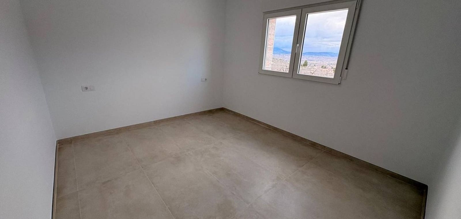 Chalet de 3 habitaciones en Pinoso en venta con piscina - 399.995 € (Ref: 9609929)