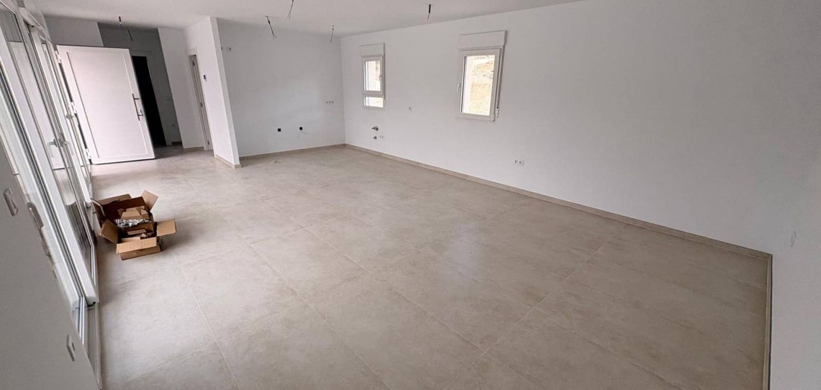 Chalet de 3 habitaciones en Pinoso en venta con piscina - 399.995 € (Ref: 9609929)