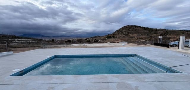 Chalet de 3 habitaciones en Encebras, Pinoso en venta con piscina - 399.995 € (Ref: 9609929)