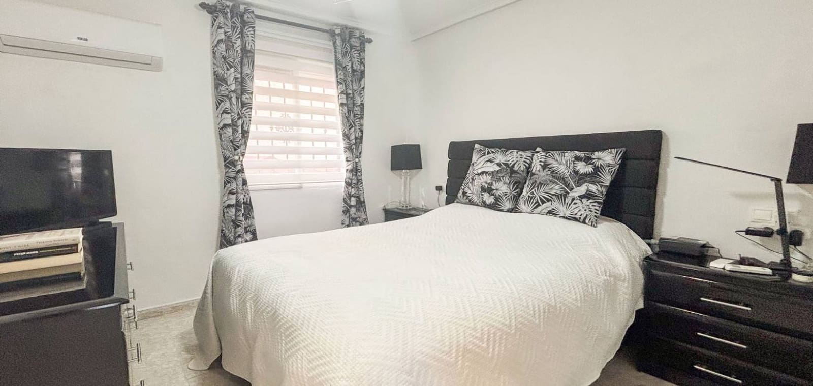 4 slaapkamer Villa te koop in Monforte del Cid met zwembad - € 384.950 (Ref: 9626300)