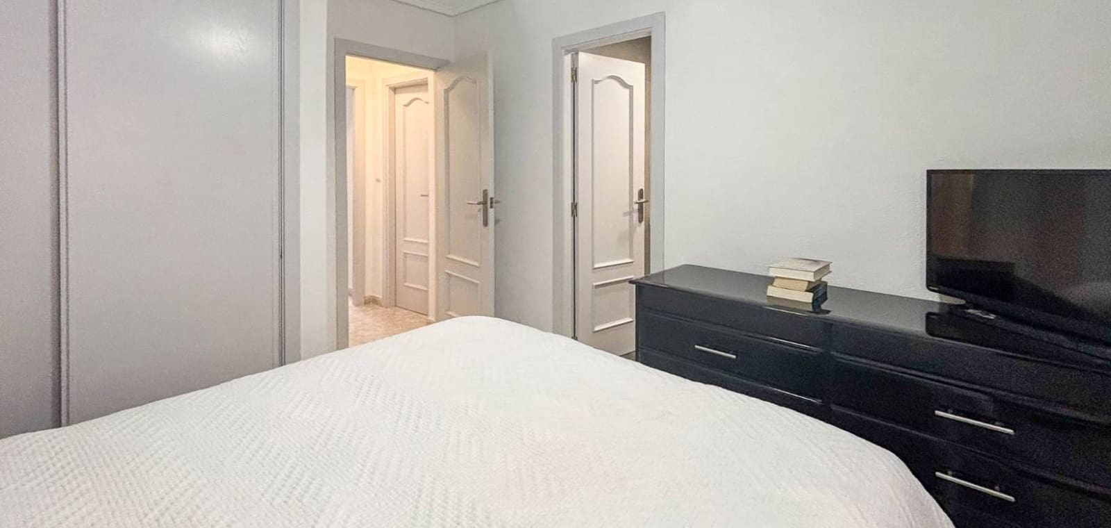 4 slaapkamer Villa te koop in Monforte del Cid met zwembad - € 384.950 (Ref: 9626300)