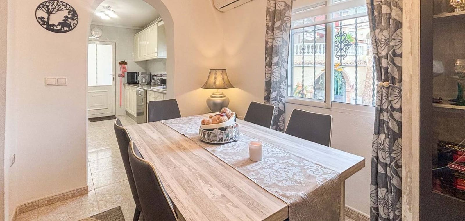 4 slaapkamer Villa te koop in Monforte del Cid met zwembad - € 384.950 (Ref: 9626300)