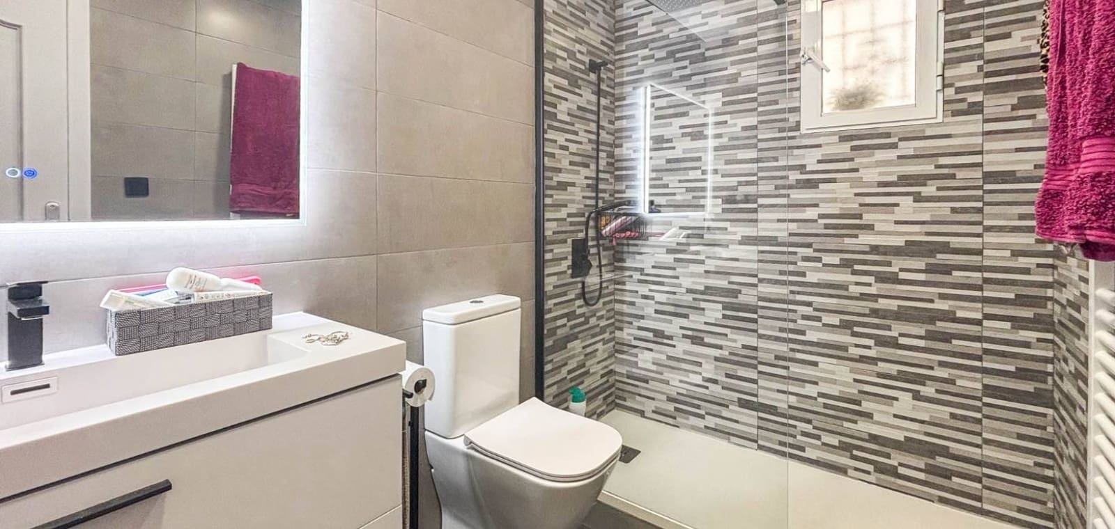 4 slaapkamer Villa te koop in Monforte del Cid met zwembad - € 384.950 (Ref: 9626300)