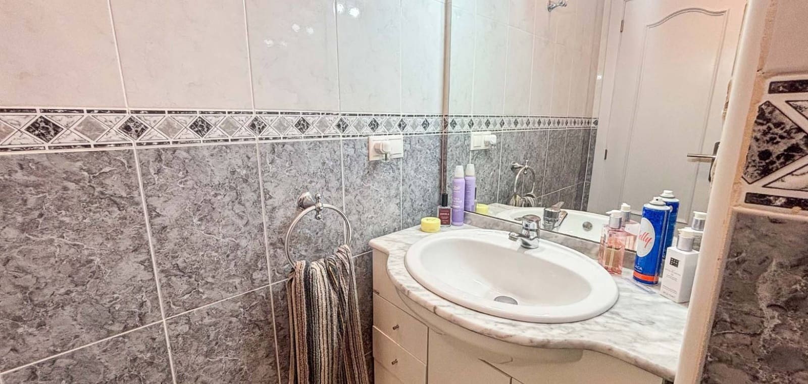 4 slaapkamer Villa te koop in Monforte del Cid met zwembad - € 384.950 (Ref: 9626300)