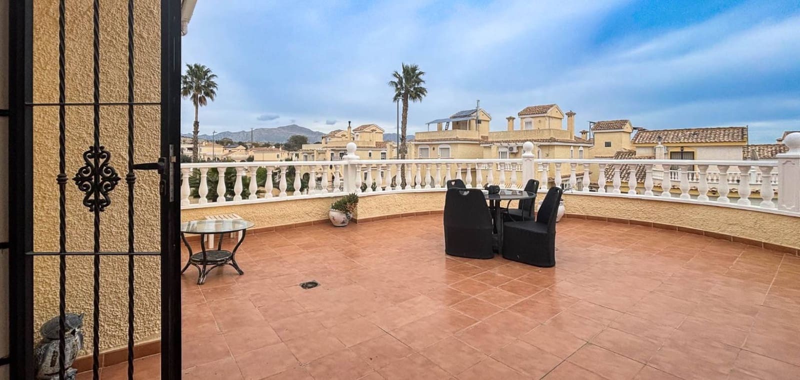 4 slaapkamer Villa te koop in Monforte del Cid met zwembad - € 384.950 (Ref: 9626300)