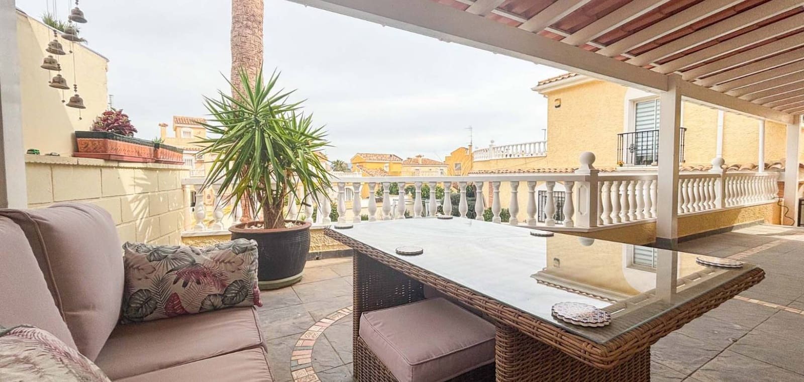 4 slaapkamer Villa te koop in Monforte del Cid met zwembad - € 384.950 (Ref: 9626300)