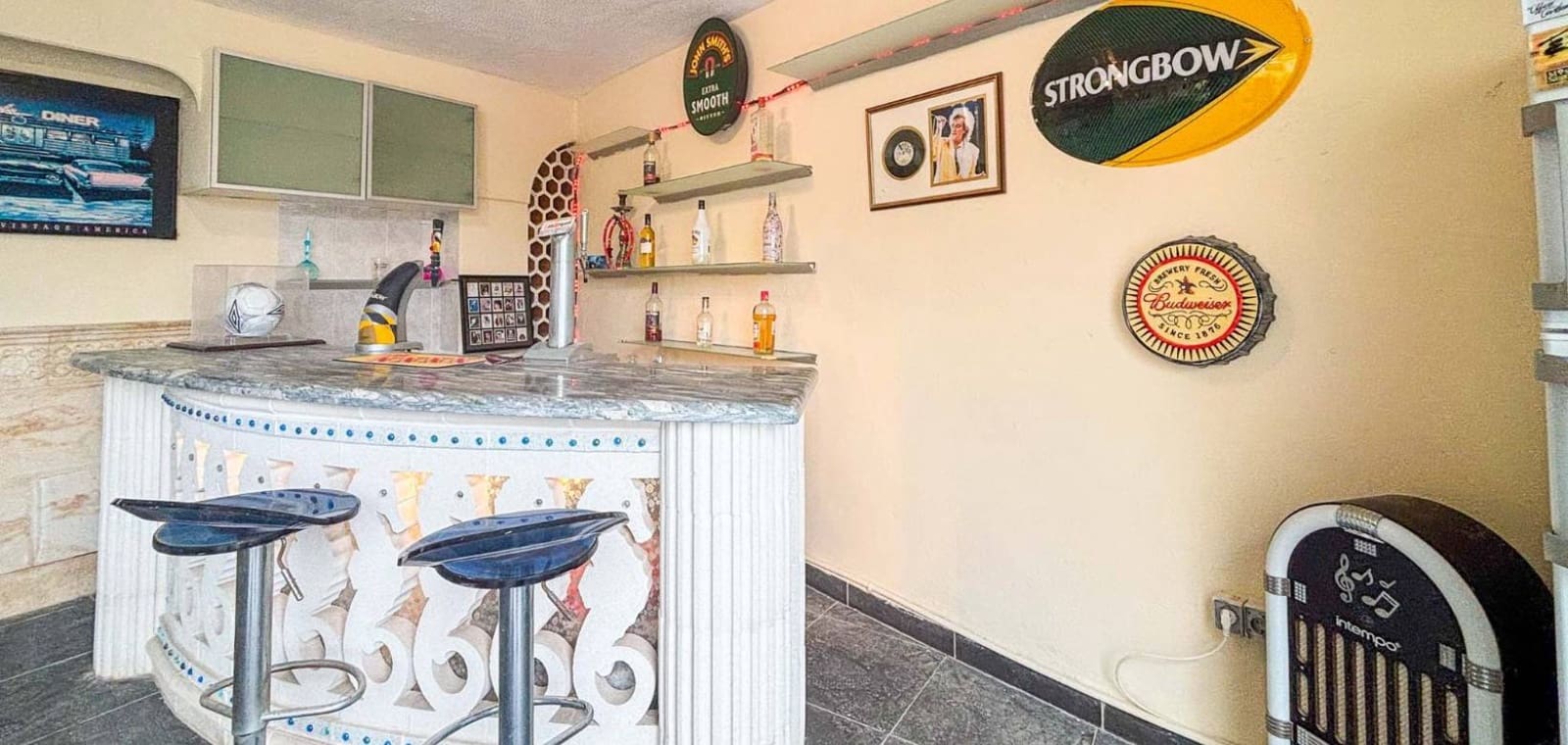 4 slaapkamer Villa te koop in Monforte del Cid met zwembad - € 384.950 (Ref: 9626300)