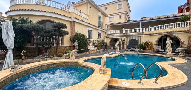 4 slaapkamer Villa te koop in Monforte del Cid met zwembad - € 384.950 (Ref: 9626300)