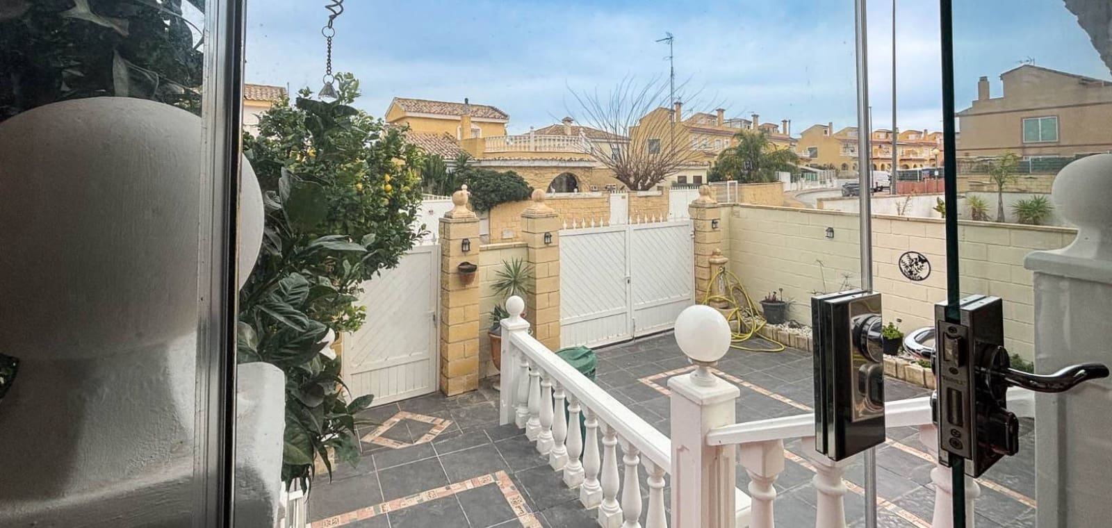 4 slaapkamer Villa te koop in Monforte del Cid met zwembad - € 384.950 (Ref: 9626300)