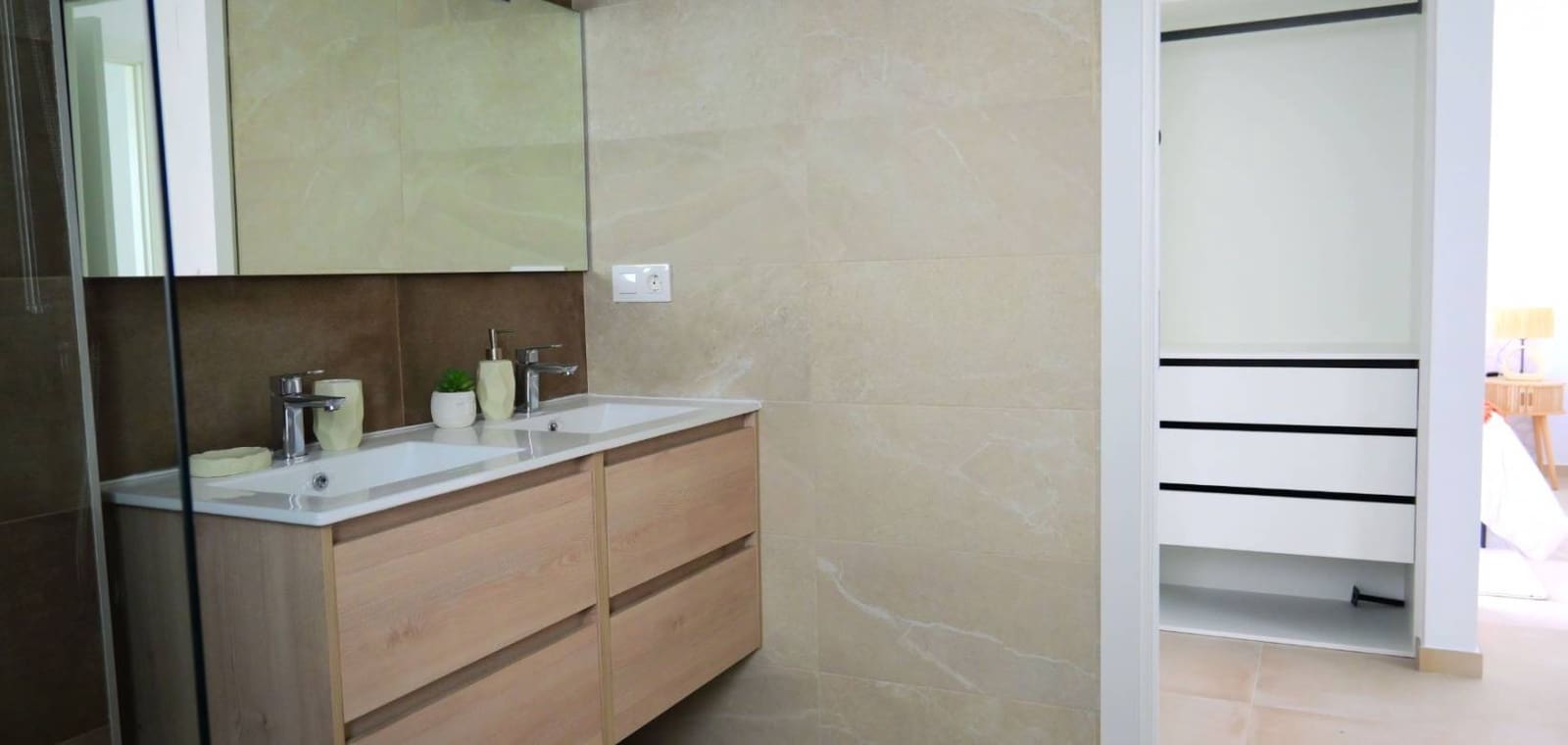 3 makuuhuone Paritalo myytävänä paikassa Dolores mukana uima-altaan 
autotalli - 439 000 € (Ref: 9650819)