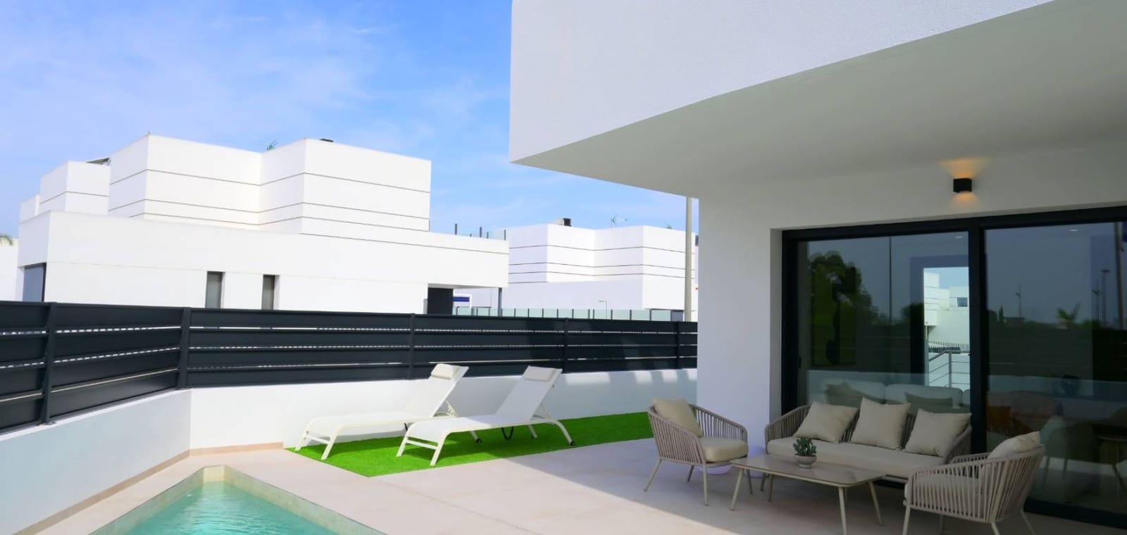 3 makuuhuone Paritalo myytävänä paikassa Dolores mukana uima-altaan 
autotalli - 439 000 € (Ref: 9650819)