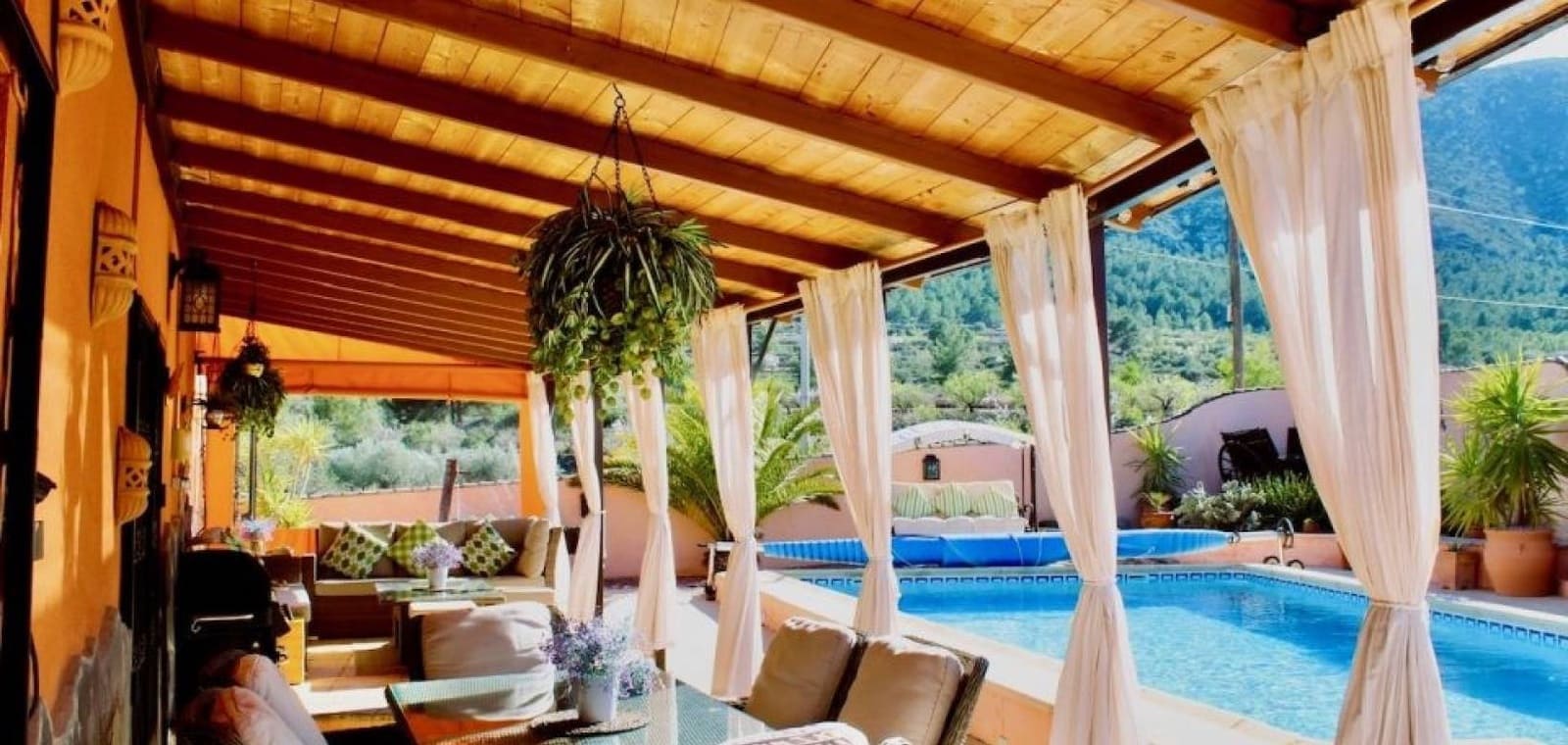 5 bedroom Villa for sale in La Romana with pool garage - € 575,000 (Ref: 9656387)