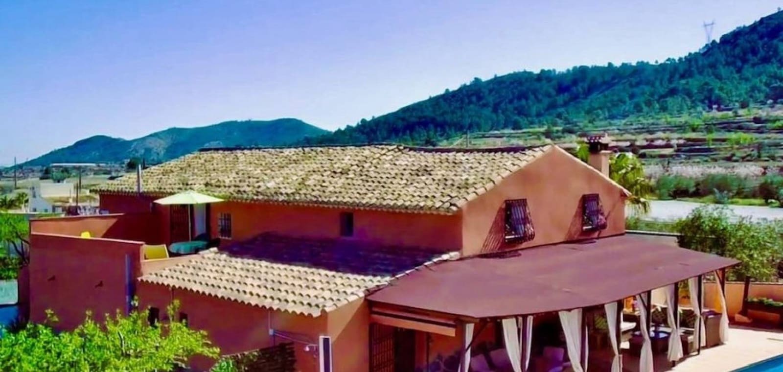 5 bedroom Villa for sale in La Romana with pool garage - € 575,000 (Ref: 9656387)