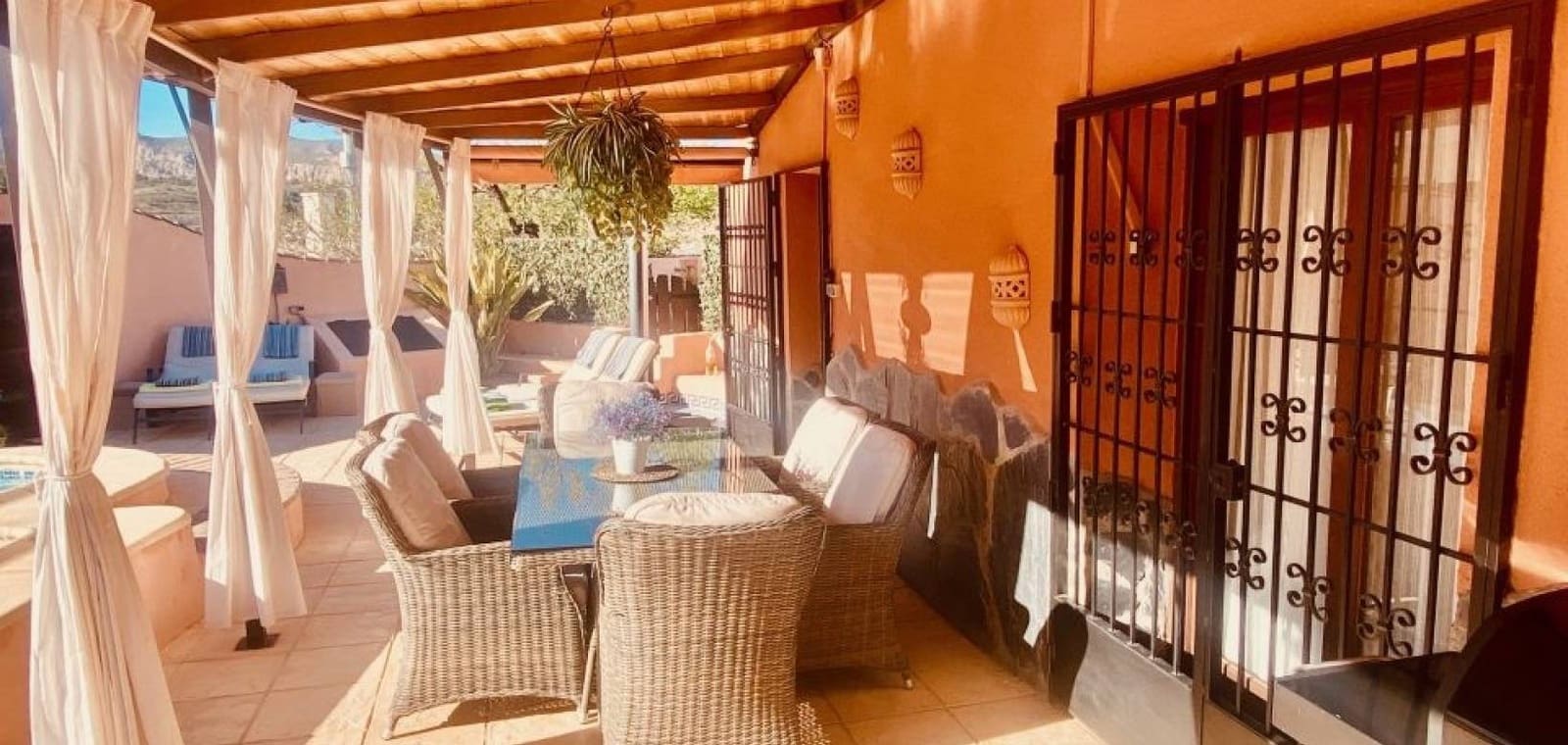 5 bedroom Villa for sale in La Romana with pool garage - € 575,000 (Ref: 9656387)