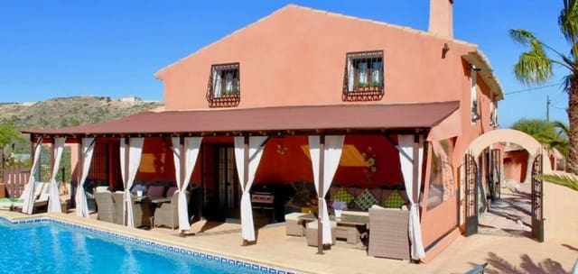 5 camera da letto Villa in vendita in La Romana con piscina garage - 575.000 € (Rif: 9656387)