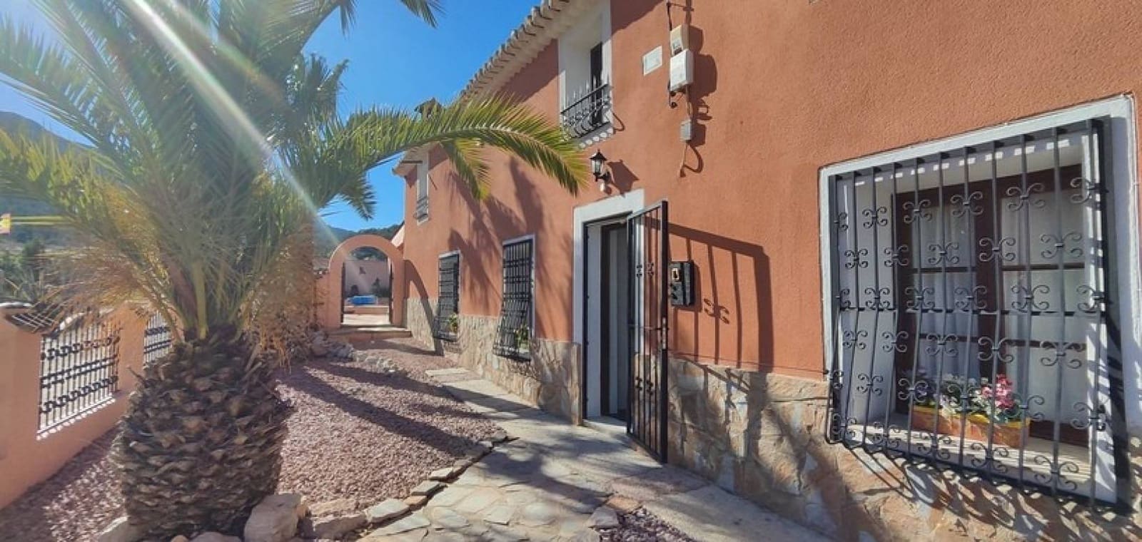 5 bedroom Villa for sale in La Romana with pool garage - € 575,000 (Ref: 9656387)
