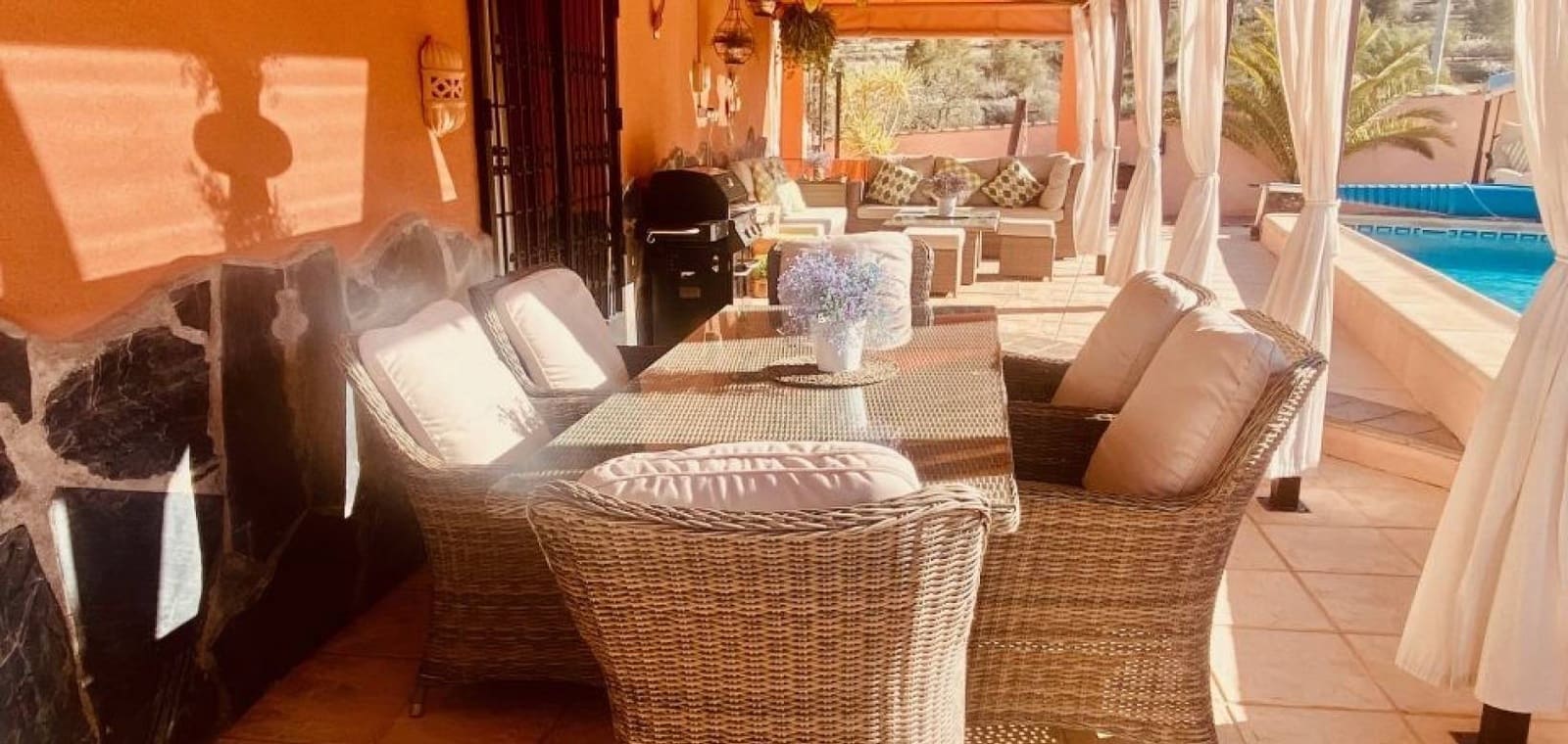 5 bedroom Villa for sale in La Romana with pool garage - € 575,000 (Ref: 9656387)