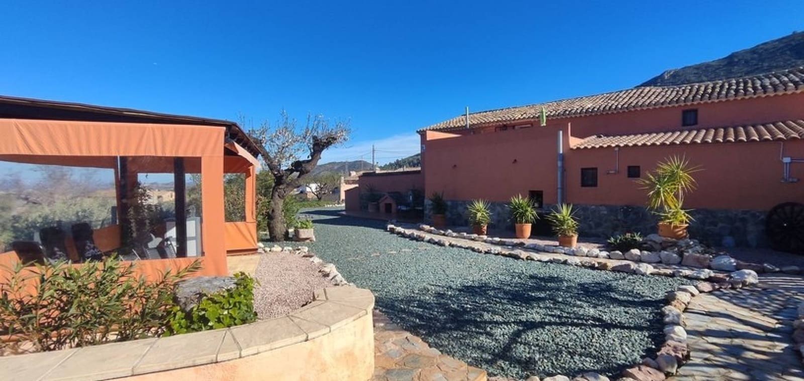 5 bedroom Villa for sale in La Romana with pool garage - € 575,000 (Ref: 9656387)