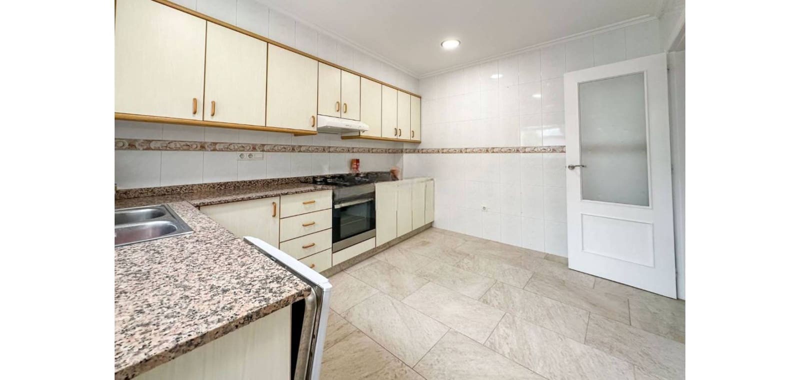 3 bedroom Townhouse for sale in Hondon de las Nieves with garage - € 129,950 (Ref: 9656388)