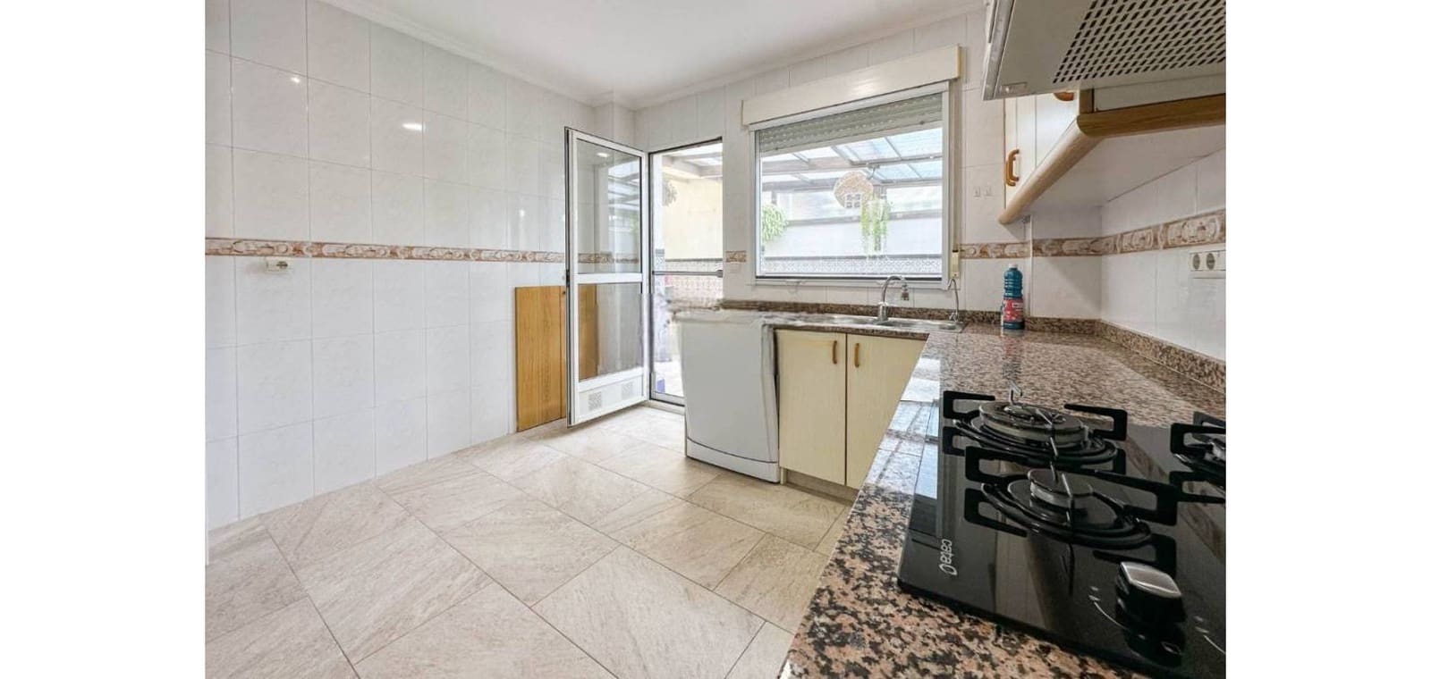 3 bedroom Townhouse for sale in Hondon de las Nieves with garage - € 129,950 (Ref: 9656388)