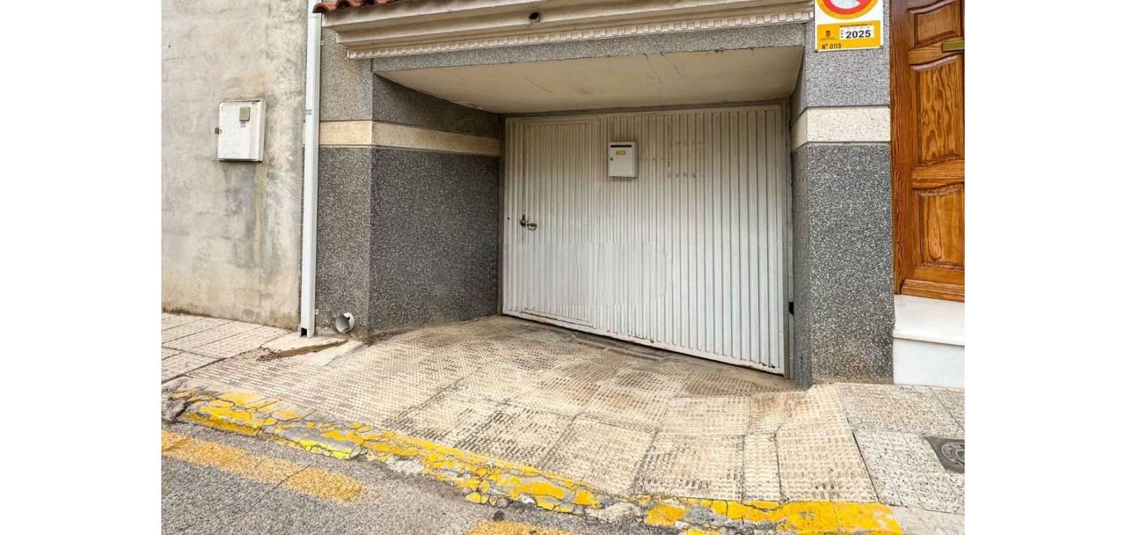 3 bedroom Townhouse for sale in Hondon de las Nieves with garage - € 129,950 (Ref: 9656388)