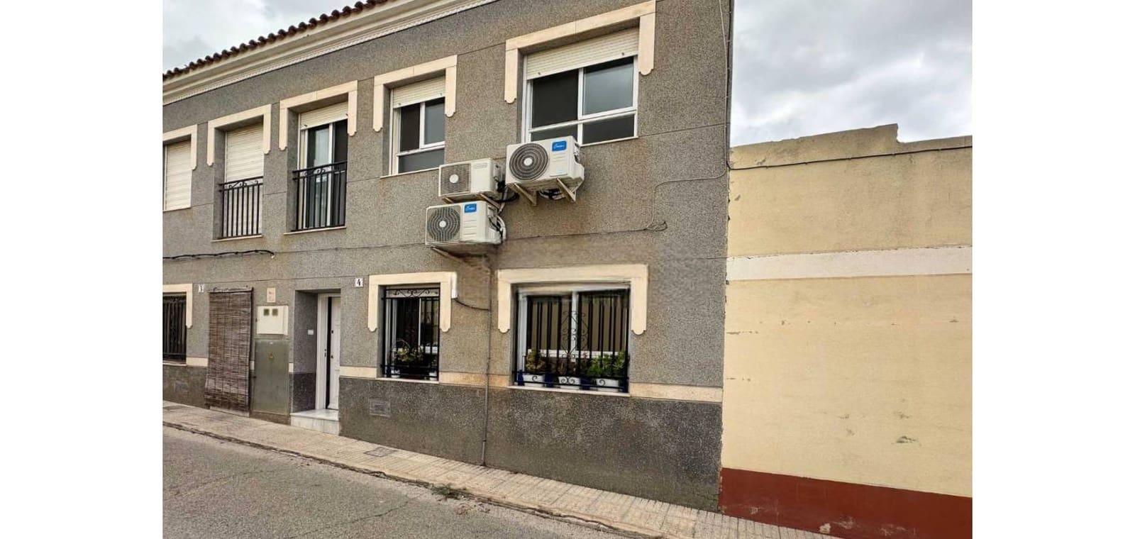 3 bedroom Townhouse for sale in Hondon de las Nieves with garage - € 129,950 (Ref: 9656388)
