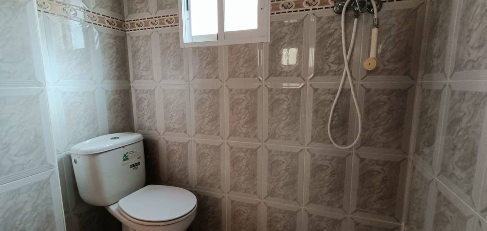 7 makuuhuone Omakotitalo myytävänä paikassa La Murada - 250 000 € (Ref: 9665513)