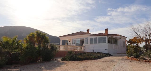 4 bedroom Villa for sale in La Romana with pool - € 379,000 (Ref: 9672280)