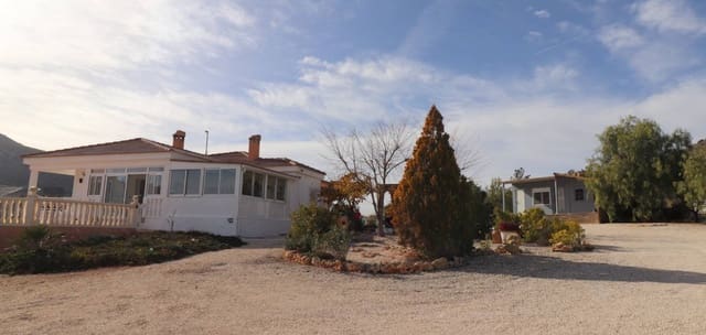 4 bedroom Villa for sale in La Romana with pool - € 379,000 (Ref: 9672280)