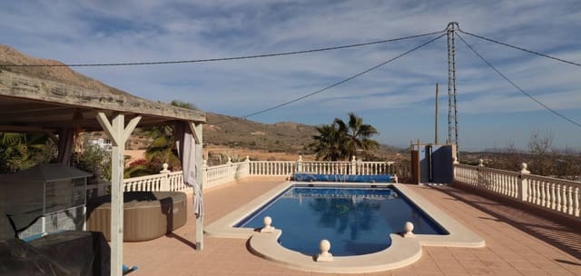 4 bedroom Villa for sale in La Romana with pool - € 379,000 (Ref: 9672280)