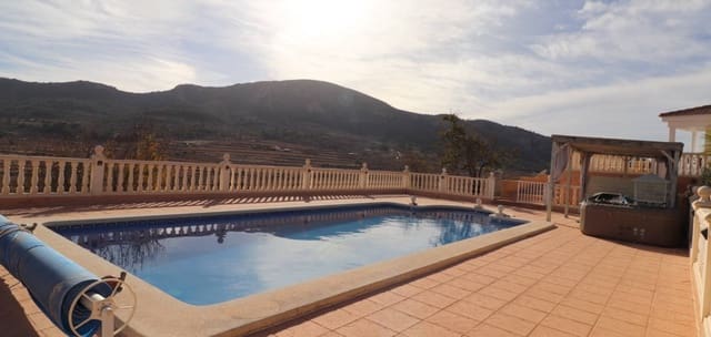 4 bedroom Villa for sale in La Romana with pool - € 379,000 (Ref: 9672280)