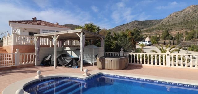 4 bedroom Villa for sale in La Romana with pool - € 379,000 (Ref: 9672280)