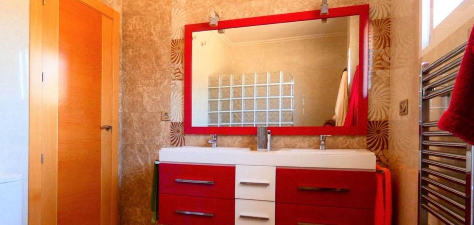 4 bedroom Villa for sale in Jumilla with pool - € 569,995 (Ref: 9672282)