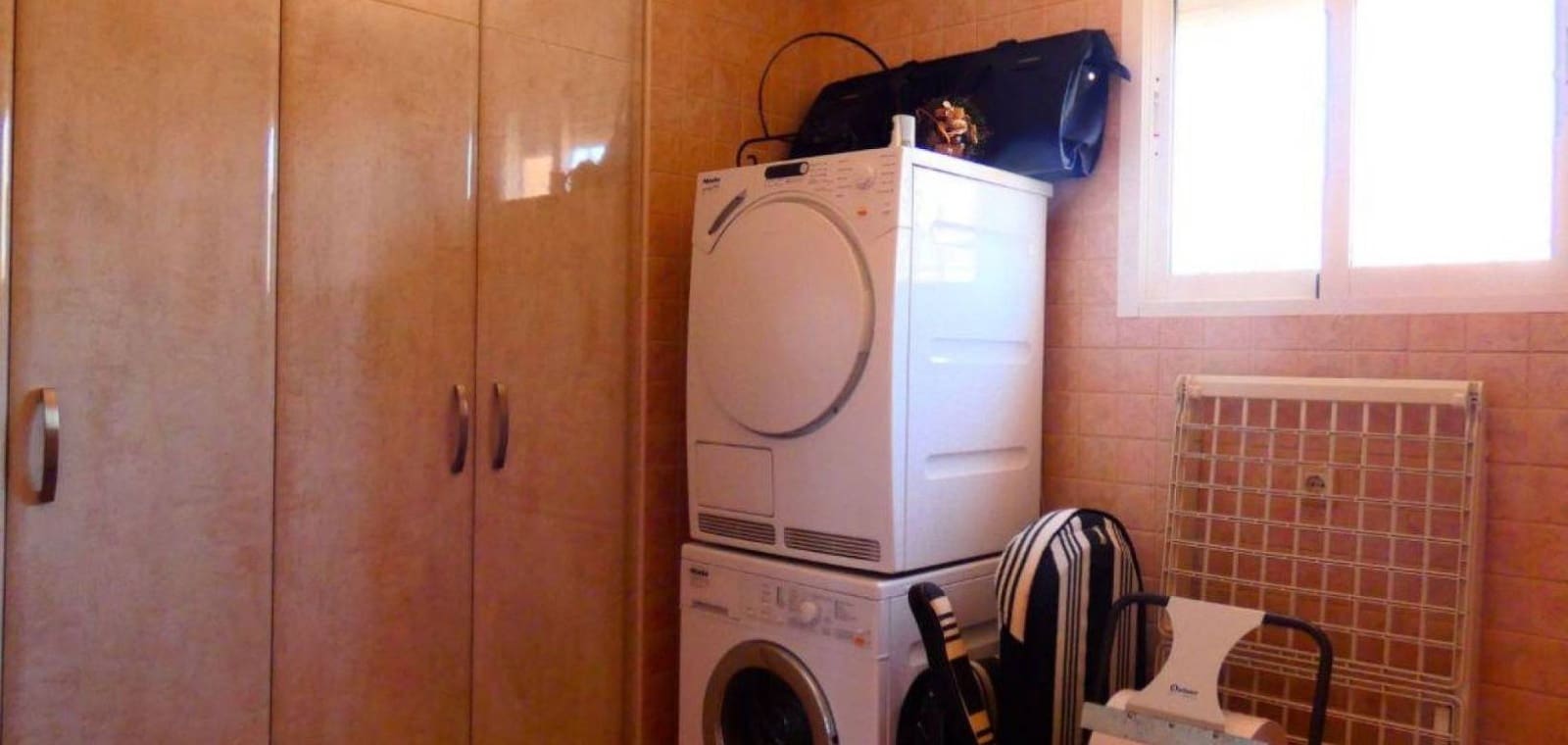 4 bedroom Villa for sale in Jumilla with pool - € 569,995 (Ref: 9672282)