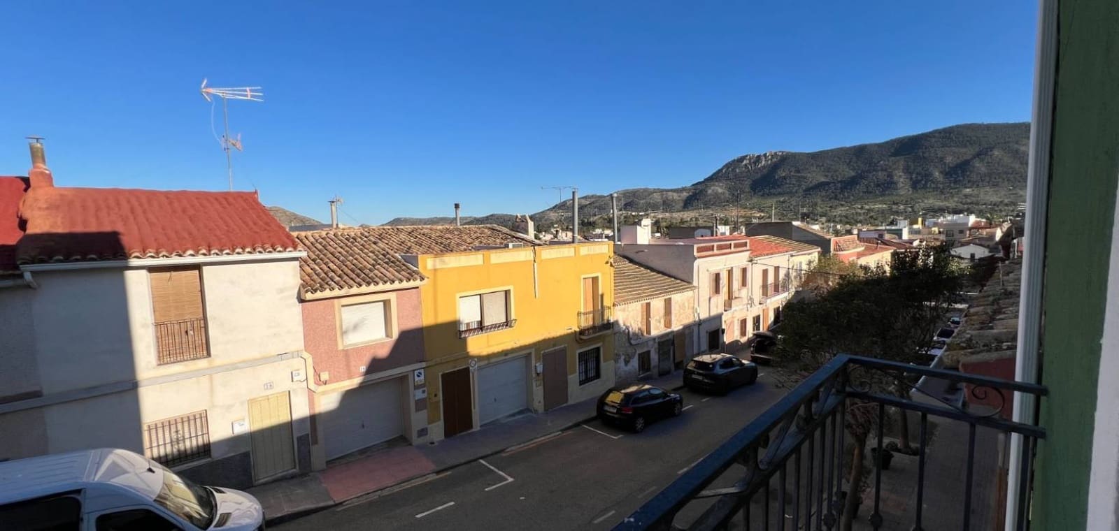 3 bedroom Townhouse for sale in Hondon de las Nieves with garage - € 171,000 (Ref: 9694047)