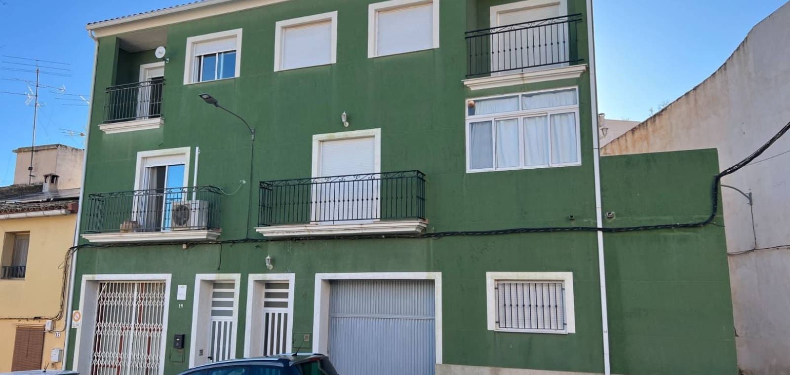 3 bedroom Townhouse for sale in Hondon de las Nieves with garage - € 171,000 (Ref: 9694047)