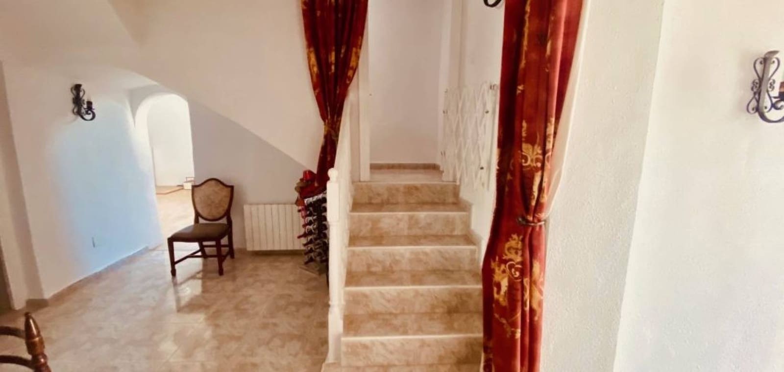 5 slaapkamer Villa te koop in El Canton met zwembad garage - € 475.000 (Ref: 9707933)