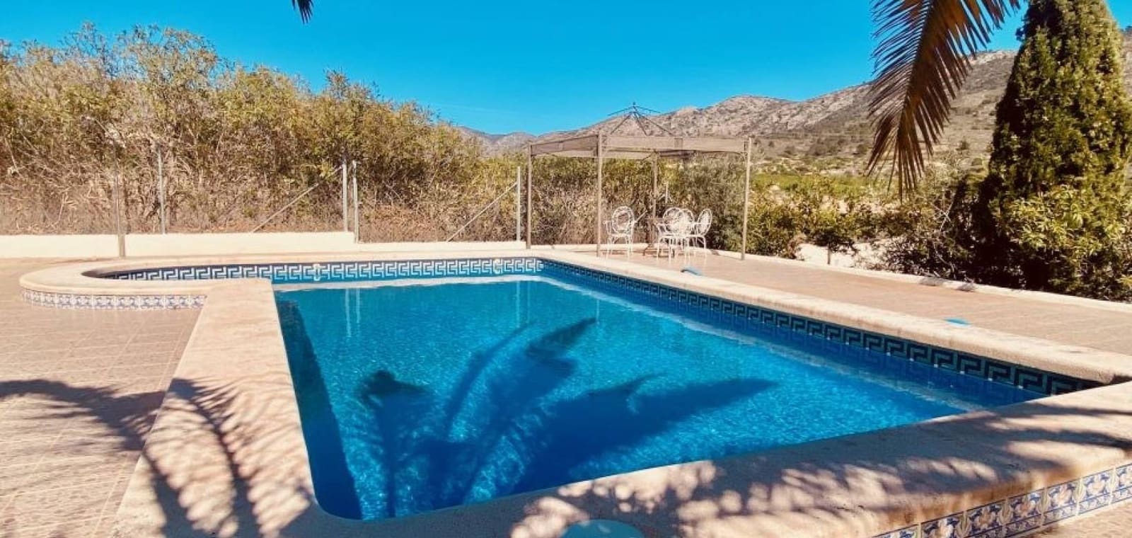 5 slaapkamer Villa te koop in El Canton met zwembad garage - € 475.000 (Ref: 9707933)