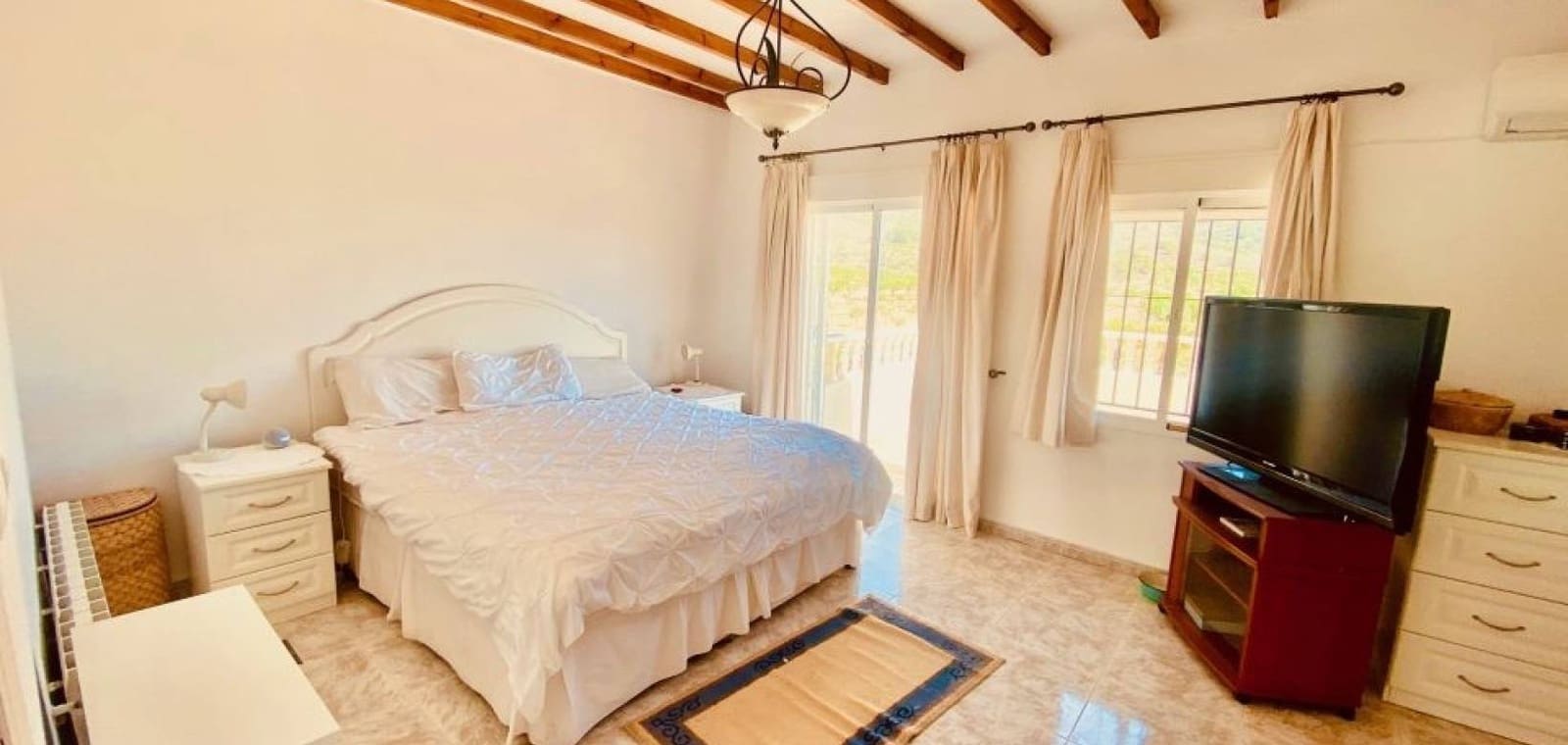 5 slaapkamer Villa te koop in El Canton met zwembad garage - € 475.000 (Ref: 9707933)