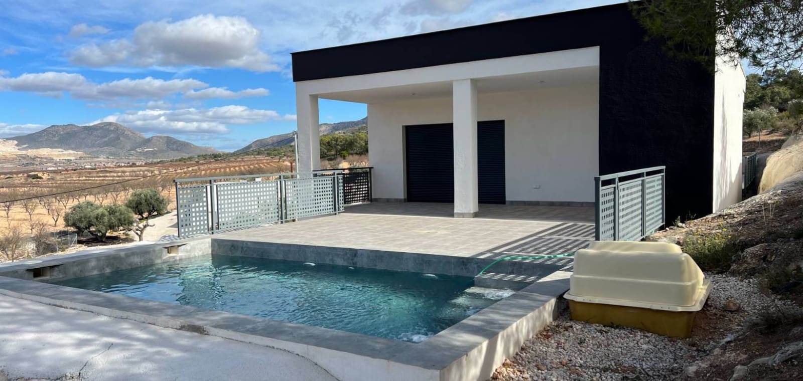 3 soverom Villa til salgs i Canada de la Lena med svømmebasseng garasje - € 400 000 (Ref: 9735950)