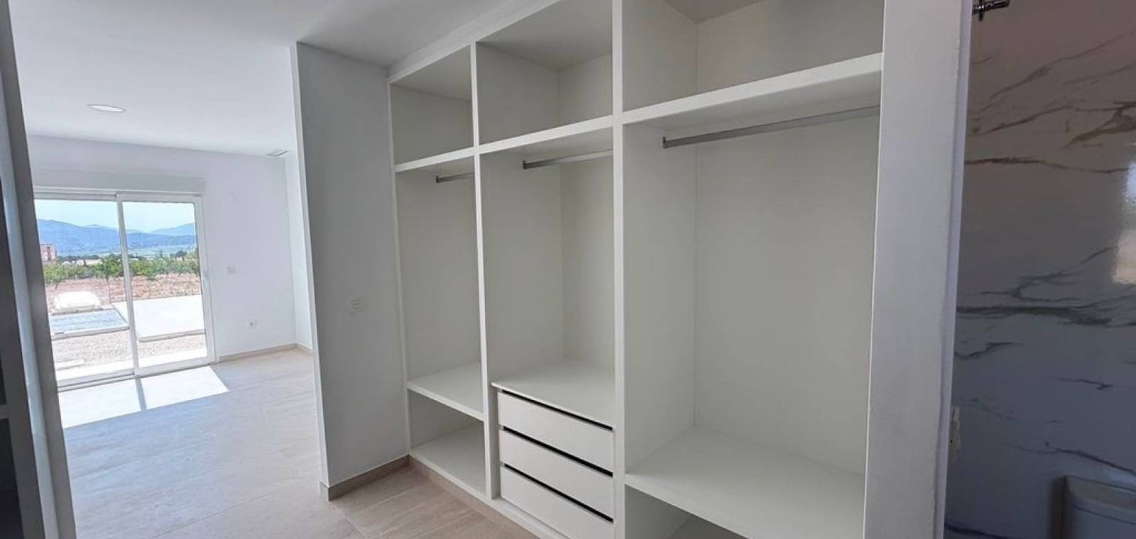 Chalet de 3 habitaciones en Pinoso en venta con piscina - 425.000 € (Ref: 9797430)