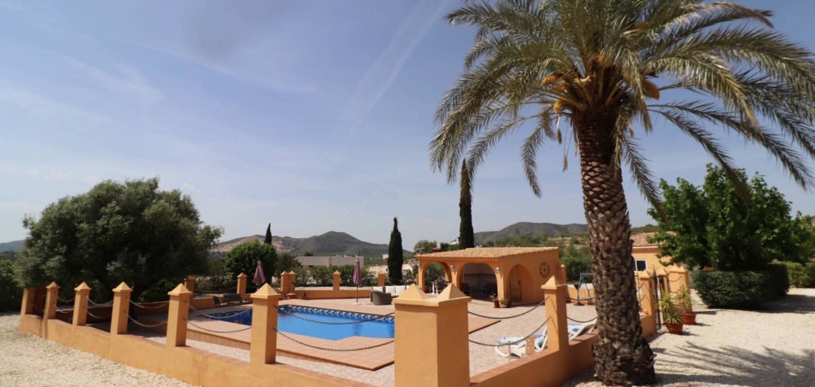 5 bedroom Finca/Country House for sale in La Canalosa with pool - € 399,500 (Ref: 9801442)