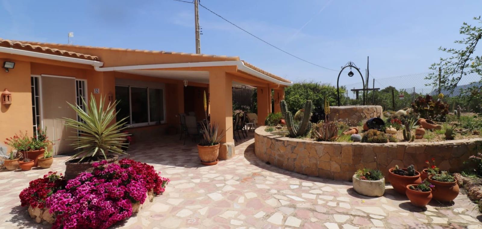5 bedroom Finca/Country House for sale in La Canalosa with pool - € 399,500 (Ref: 9801442)