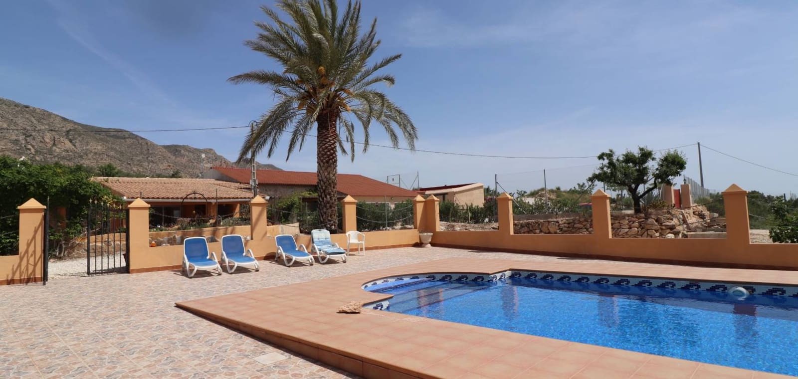 5 bedroom Finca/Country House for sale in La Canalosa with pool - € 399,500 (Ref: 9801442)