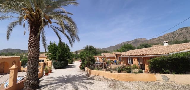 5 bedroom Finca/Country House for sale in La Canalosa, Hondón de las Nieves with pool - € 399,500 (Ref: 9801442)